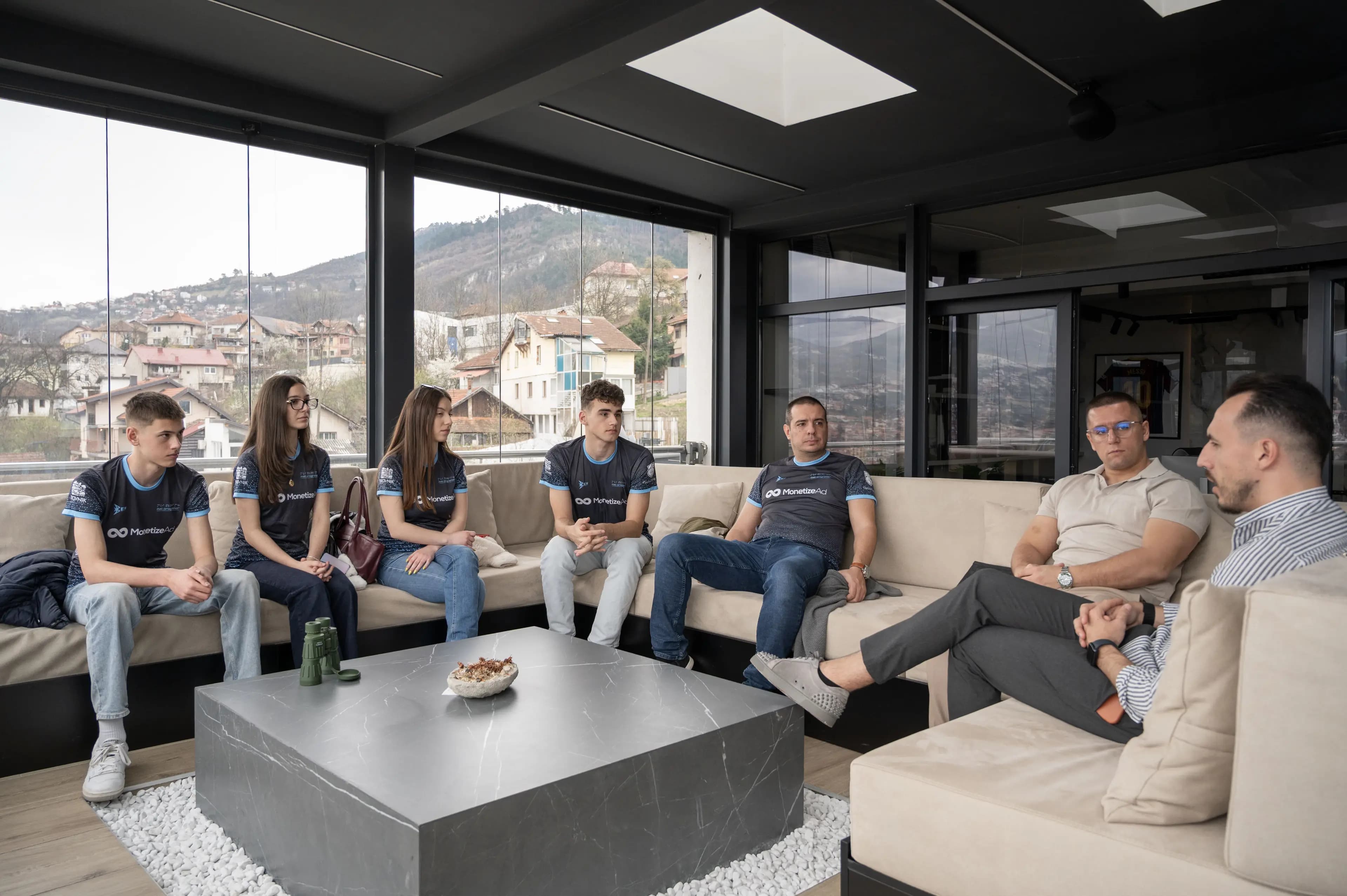 Blog cover: MonetizeAd x Mali programer - support that builds the future